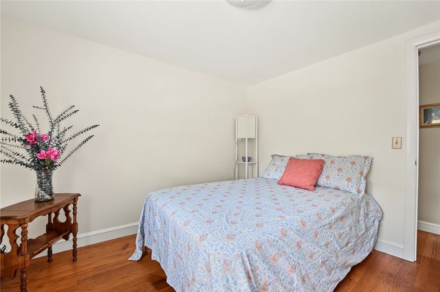 10 Cherry Lane, Barrington, RI 02806