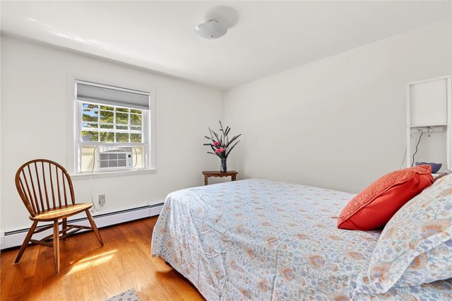 10 Cherry Lane, Barrington, RI 02806