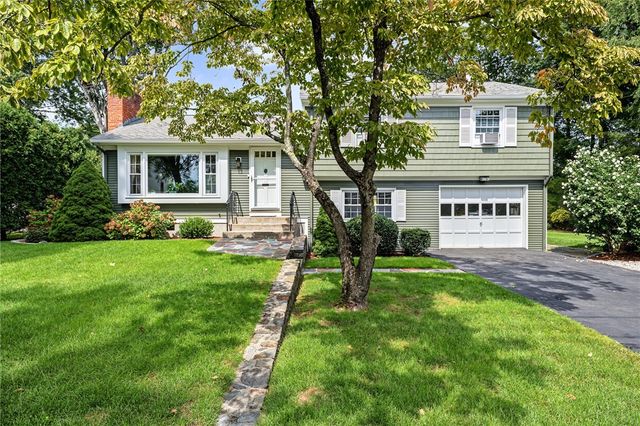 10 Cherry Lane, Barrington, RI 02806