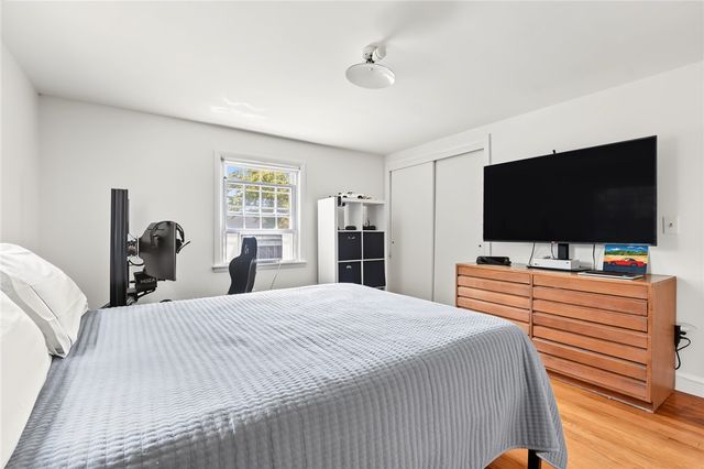 10 Cherry Lane, Barrington, RI 02806