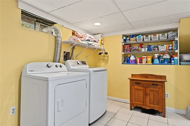10 Cherry Lane, Barrington, RI 02806