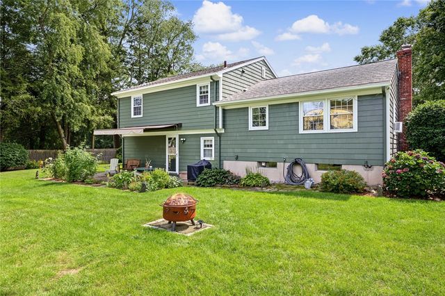 10 Cherry Lane, Barrington, RI 02806