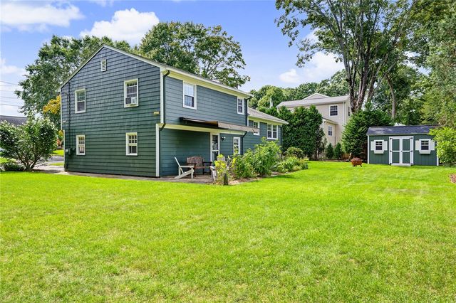 10 Cherry Lane, Barrington, RI 02806