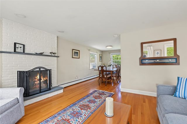 10 Cherry Lane, Barrington, RI 02806