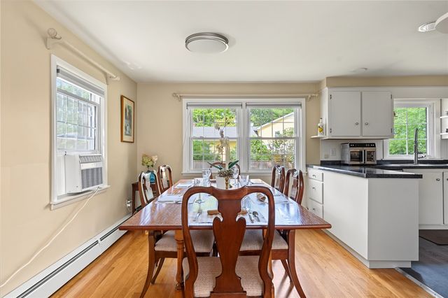 10 Cherry Lane, Barrington, RI 02806