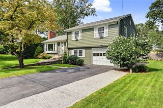 10 Cherry Lane, Barrington, RI 02806