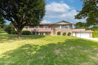 498 Montcrest Drive, Lenoir City, TN 37771