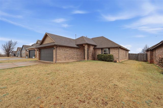 8705 SW 36th Street, Mustang, OK 73179