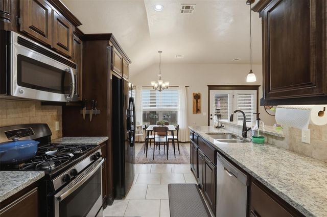 8705 SW 36th Street, Mustang, OK 73179