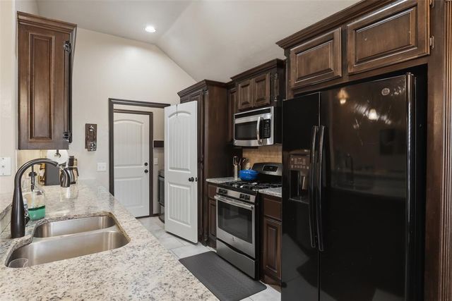 8705 SW 36th Street, Mustang, OK 73179