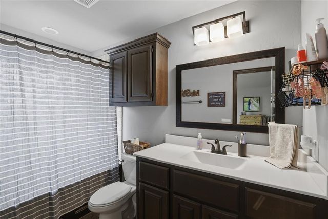 8705 SW 36th Street, Mustang, OK 73179