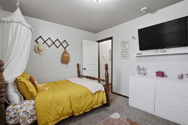 8705 SW 36th Street, Mustang, OK 73179