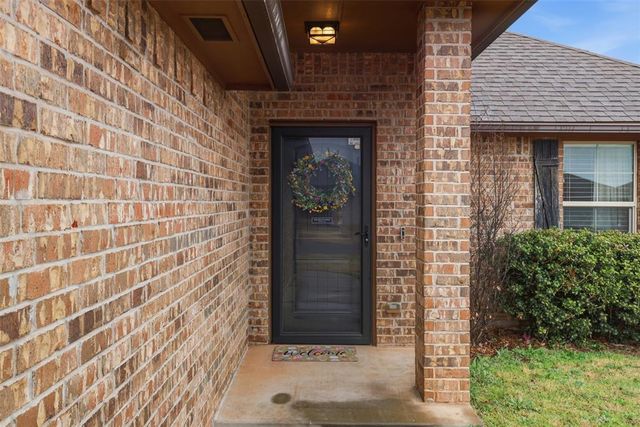 8705 SW 36th Street, Mustang, OK 73179