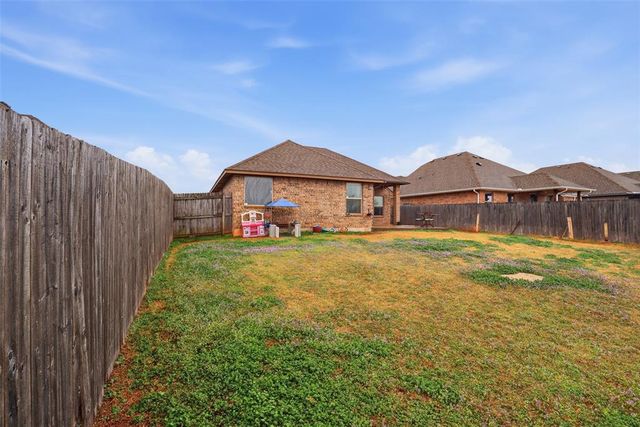 8705 SW 36th Street, Mustang, OK 73179