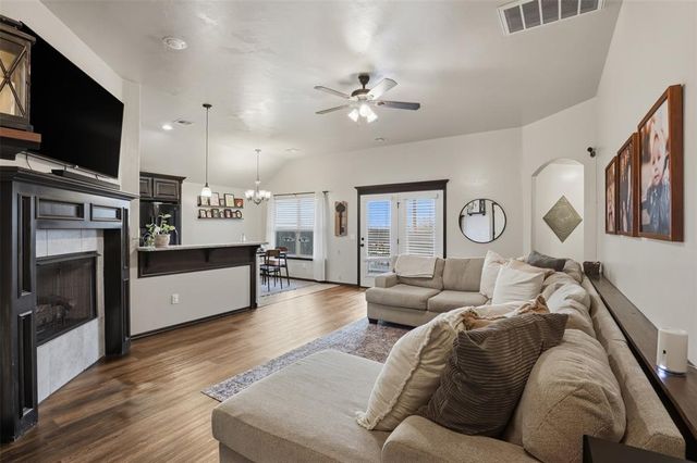 8705 SW 36th Street, Mustang, OK 73179