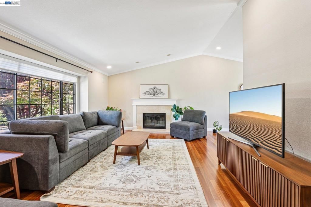 Image 11 of property listing at 1095 Canyon Hills Rd, San Ramon, CA 94582