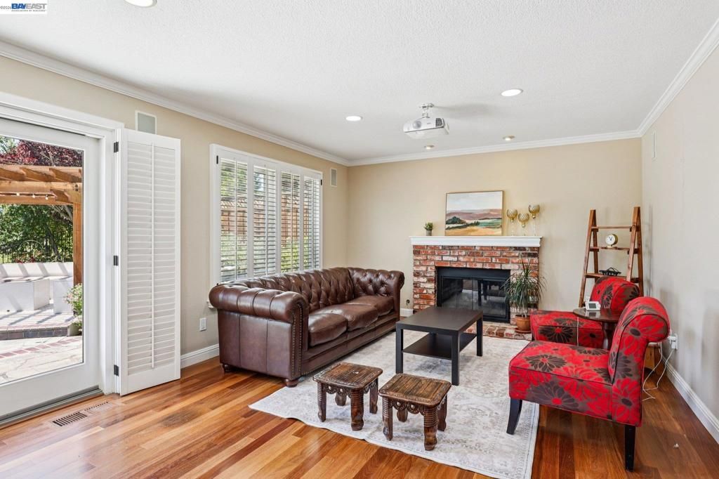 Image 18 of property listing at 1095 Canyon Hills Rd, San Ramon, CA 94582