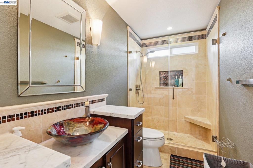 Image 19 of property listing at 1095 Canyon Hills Rd, San Ramon, CA 94582