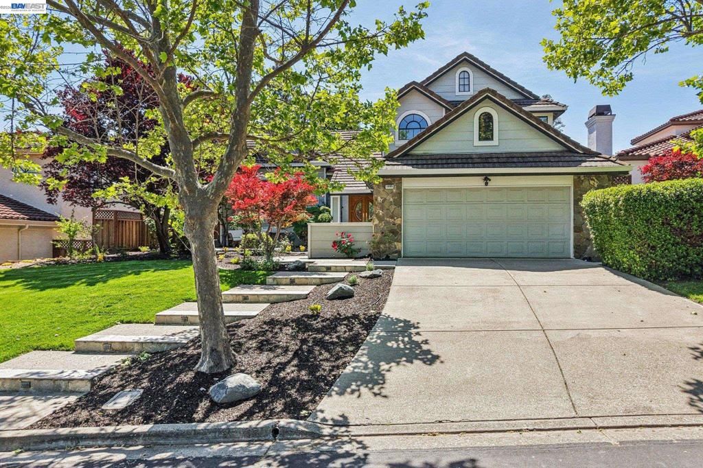 Image 2 of property listing at 1095 Canyon Hills Rd, San Ramon, CA 94582