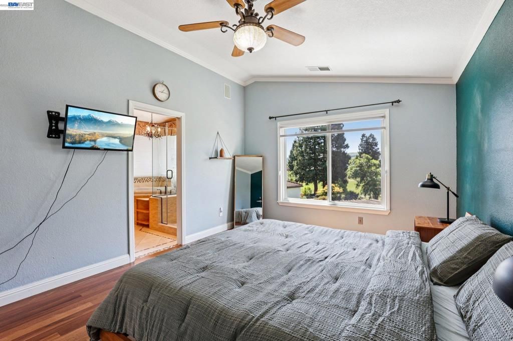 Image 21 of property listing at 1095 Canyon Hills Rd, San Ramon, CA 94582