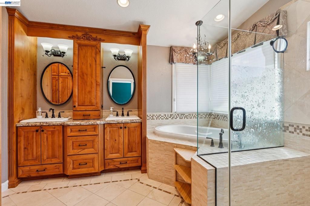 Image 26 of property listing at 1095 Canyon Hills Rd, San Ramon, CA 94582