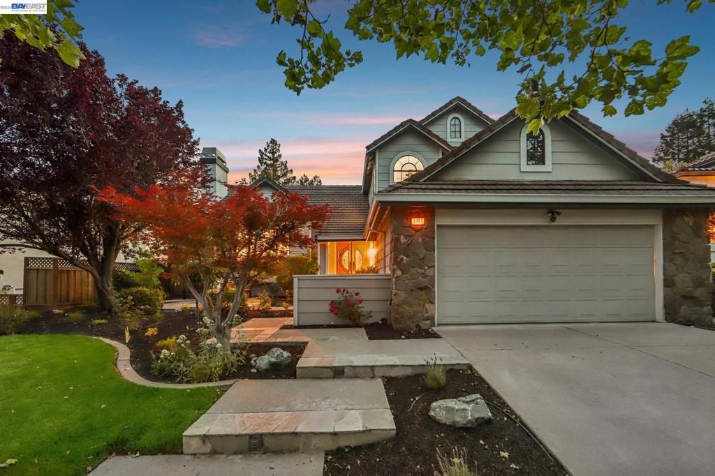 Image 3 of property listing at 1095 Canyon Hills Rd, San Ramon, CA 94582