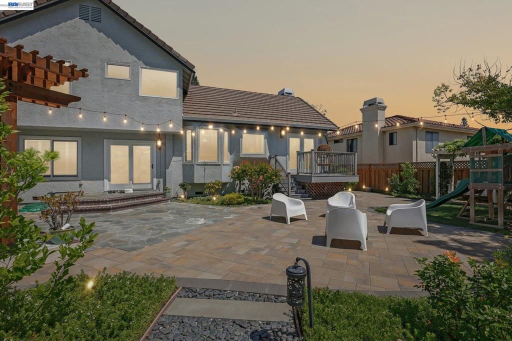 Image 39 of property listing at 1095 Canyon Hills Rd, San Ramon, CA 94582