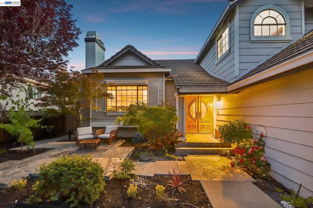 Image 4 of property listing at 1095 Canyon Hills Rd, San Ramon, CA 94582