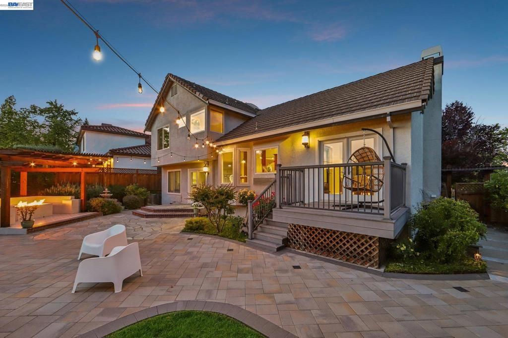 Image 42 of property listing at 1095 Canyon Hills Rd, San Ramon, CA 94582