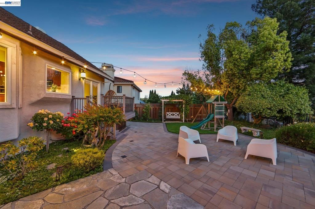 Image 45 of property listing at 1095 Canyon Hills Rd, San Ramon, CA 94582