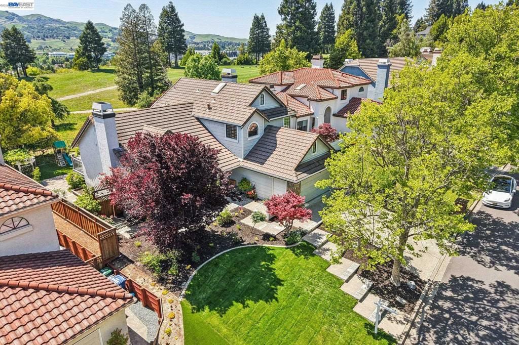 Image 49 of property listing at 1095 Canyon Hills Rd, San Ramon, CA 94582