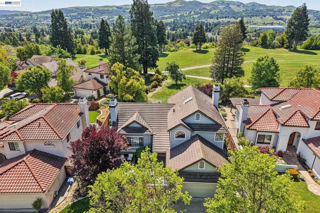 Image 50 of property listing at 1095 Canyon Hills Rd, San Ramon, CA 94582