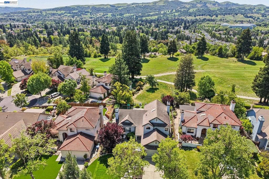 Image 53 of property listing at 1095 Canyon Hills Rd, San Ramon, CA 94582