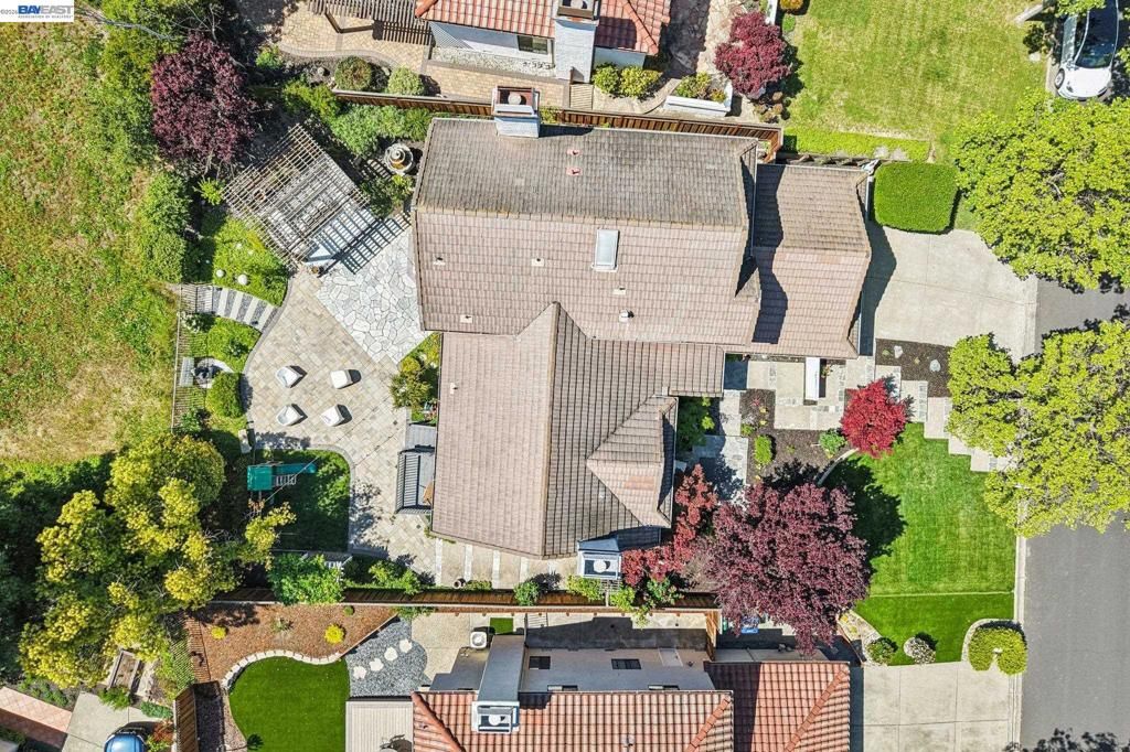 Image 55 of property listing at 1095 Canyon Hills Rd, San Ramon, CA 94582