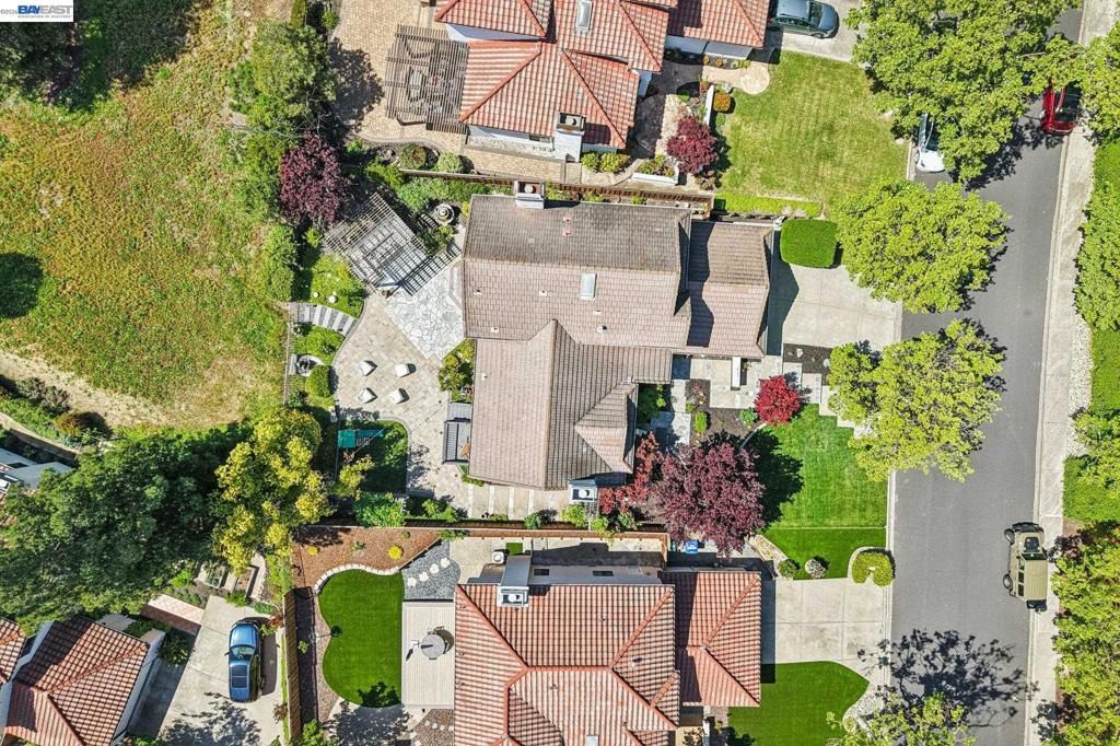 Image 56 of property listing at 1095 Canyon Hills Rd, San Ramon, CA 94582