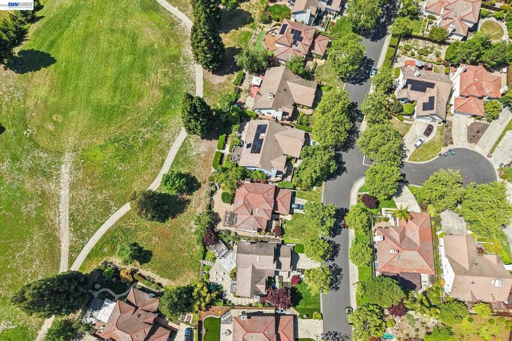 Image 58 of property listing at 1095 Canyon Hills Rd, San Ramon, CA 94582