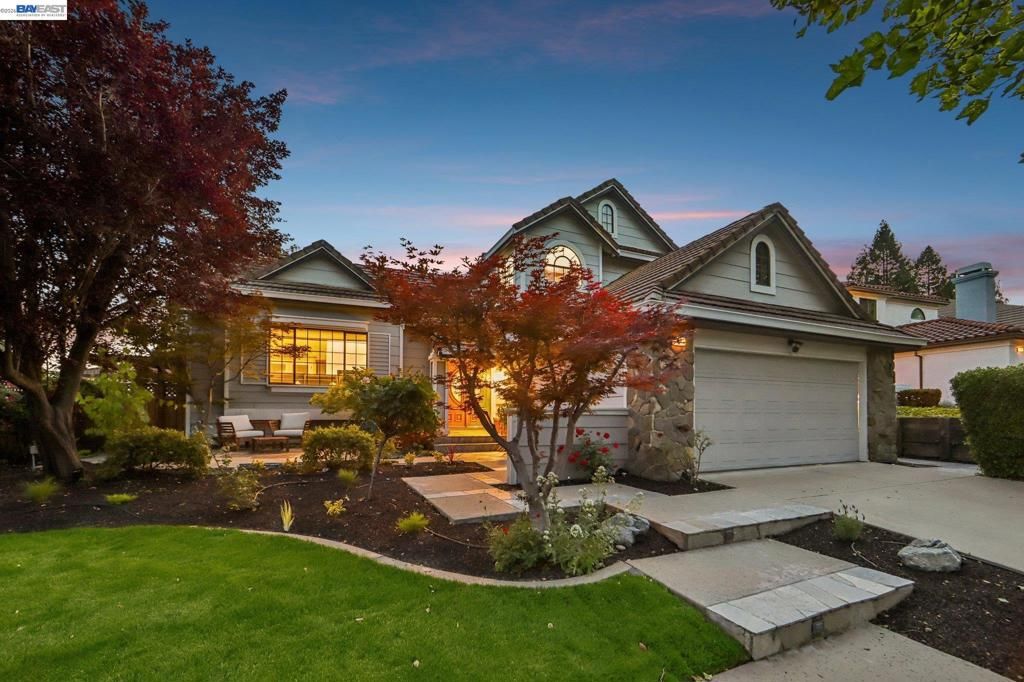 Image 6 of property listing at 1095 Canyon Hills Rd, San Ramon, CA 94582