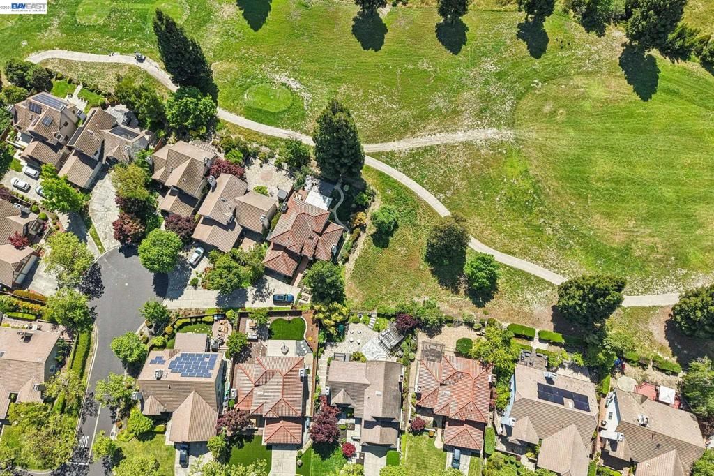 Image 61 of property listing at 1095 Canyon Hills Rd, San Ramon, CA 94582