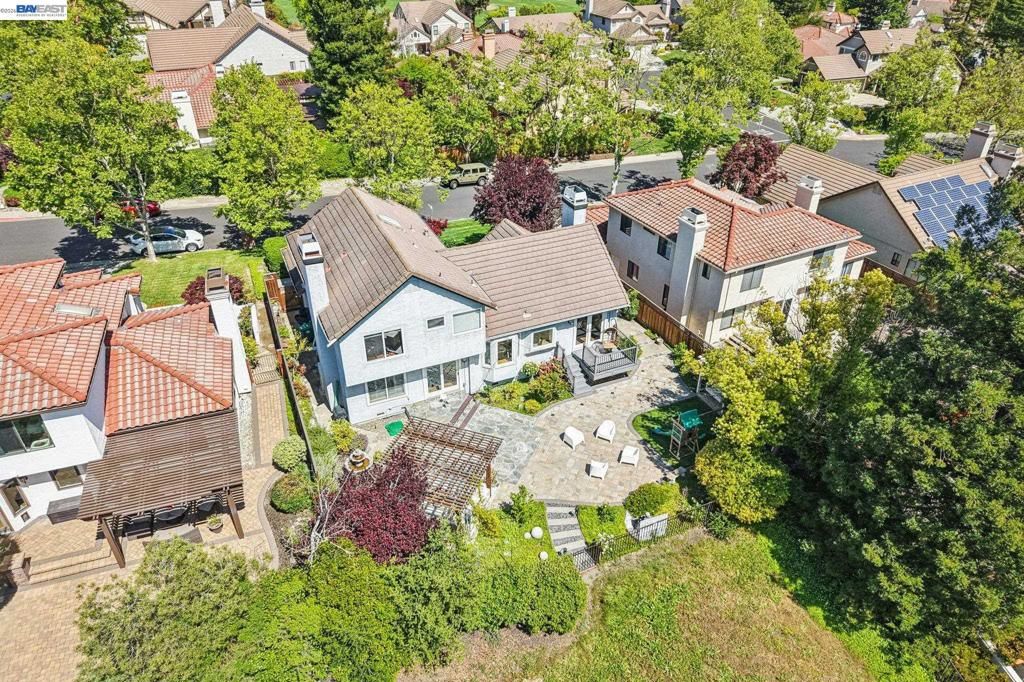 Image 65 of property listing at 1095 Canyon Hills Rd, San Ramon, CA 94582