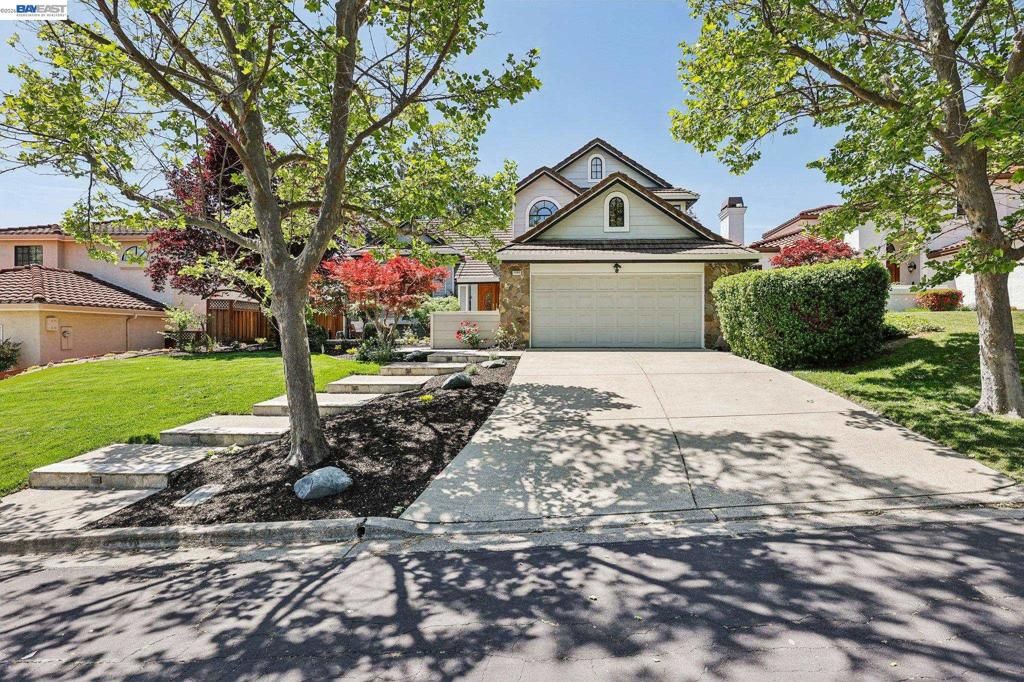 Image 7 of property listing at 1095 Canyon Hills Rd, San Ramon, CA 94582