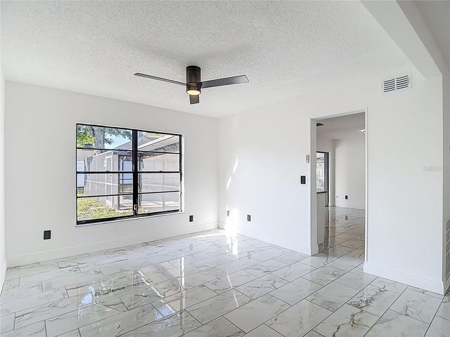 4012 BRAESGATE LANE, Tampa, FL 33624