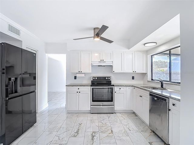 4012 BRAESGATE LANE, Tampa, FL 33624