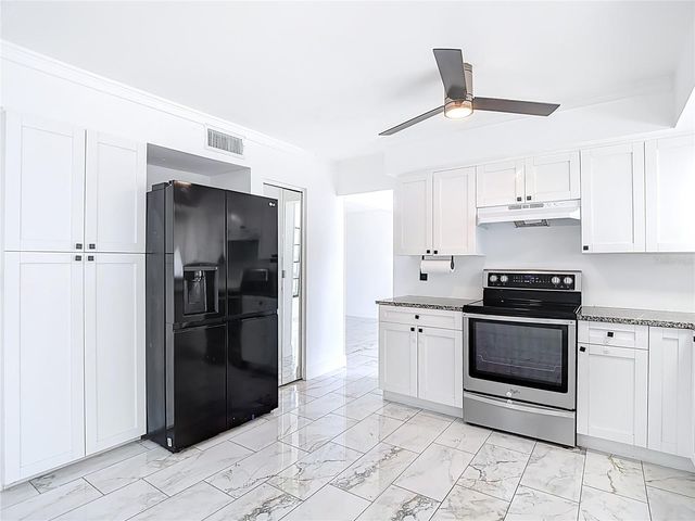 4012 BRAESGATE LANE, Tampa, FL 33624