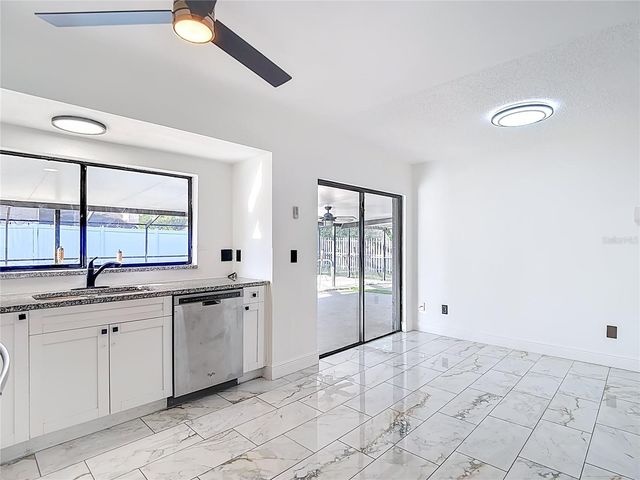 4012 BRAESGATE LANE, Tampa, FL 33624