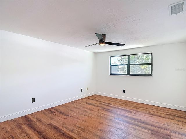 4012 BRAESGATE LANE, Tampa, FL 33624