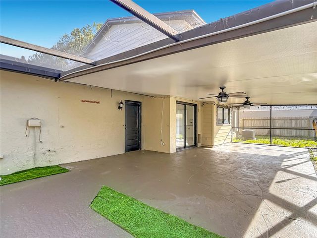 4012 BRAESGATE LANE, Tampa, FL 33624