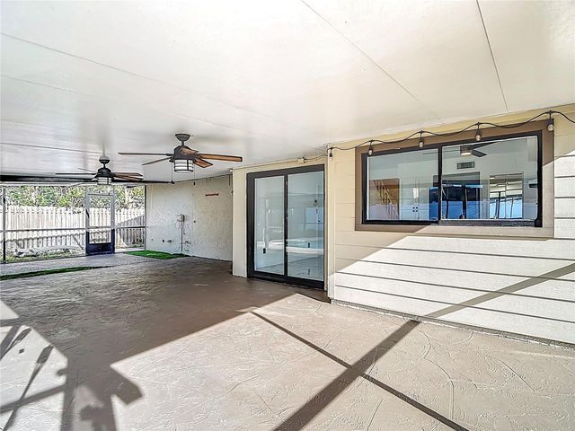 4012 BRAESGATE LANE, Tampa, FL 33624