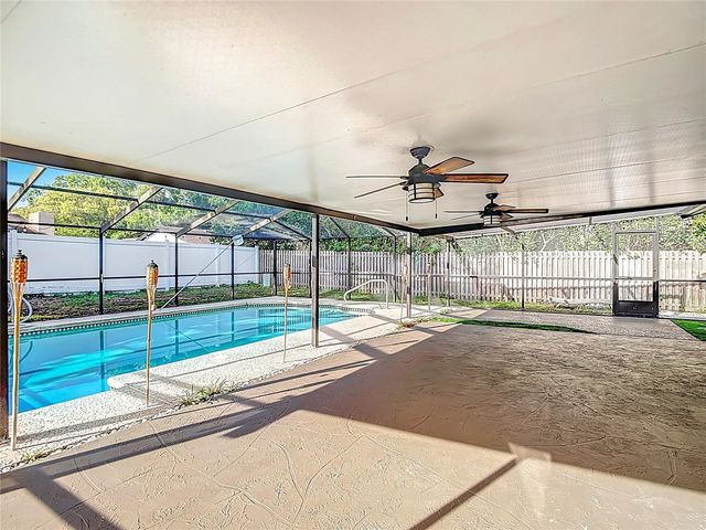 4012 BRAESGATE LANE, Tampa, FL 33624