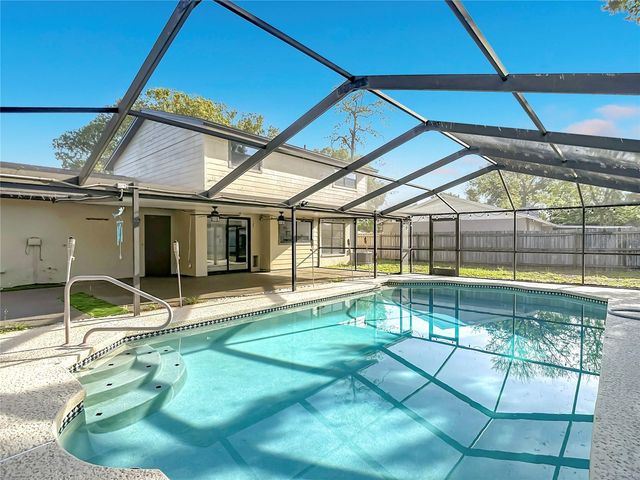 4012 BRAESGATE LANE, Tampa, FL 33624