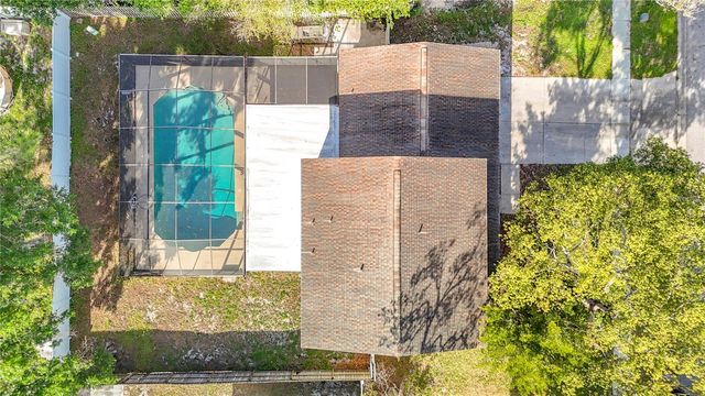 4012 BRAESGATE LANE, Tampa, FL 33624